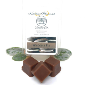 Whoopie Pie candle with chocolate squares.